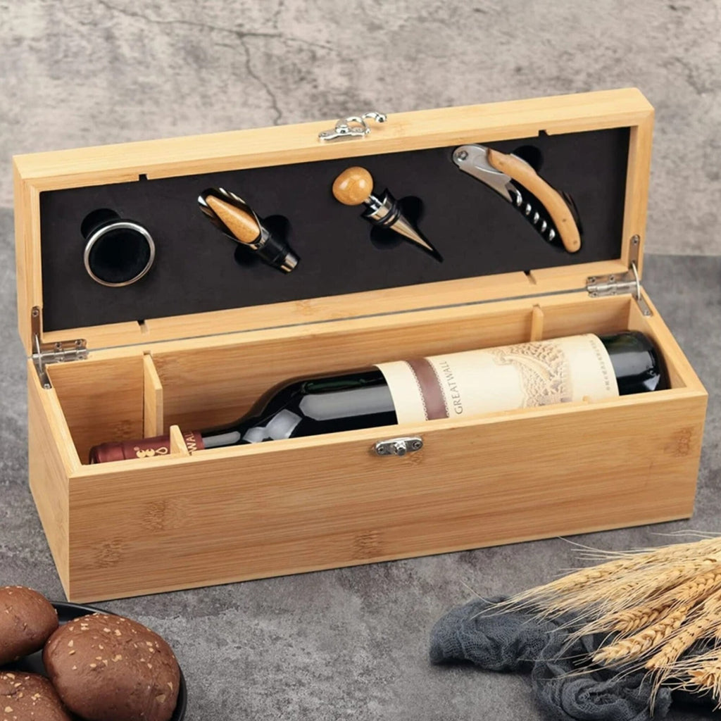 Set accesorii pentru vin în cutie din lemn, cu tirbușon, dop, antipicurător și cutter pentru folie